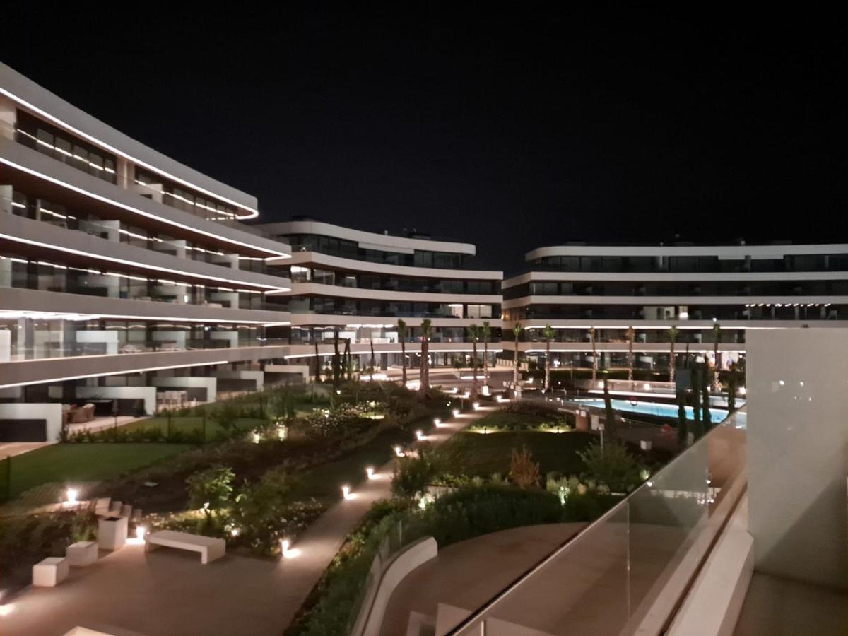 Luxury Complex Beachfront Apartment, Infinity Pool, Sauna, Gym And Large Terrace Torremolinos Exterior photo