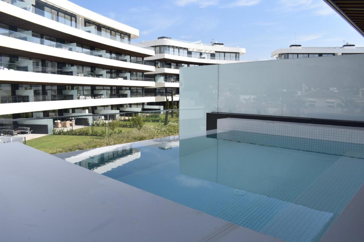 Luxury Complex Beachfront Apartment, Infinity Pool, Sauna, Gym And Large Terrace Torremolinos Exterior photo