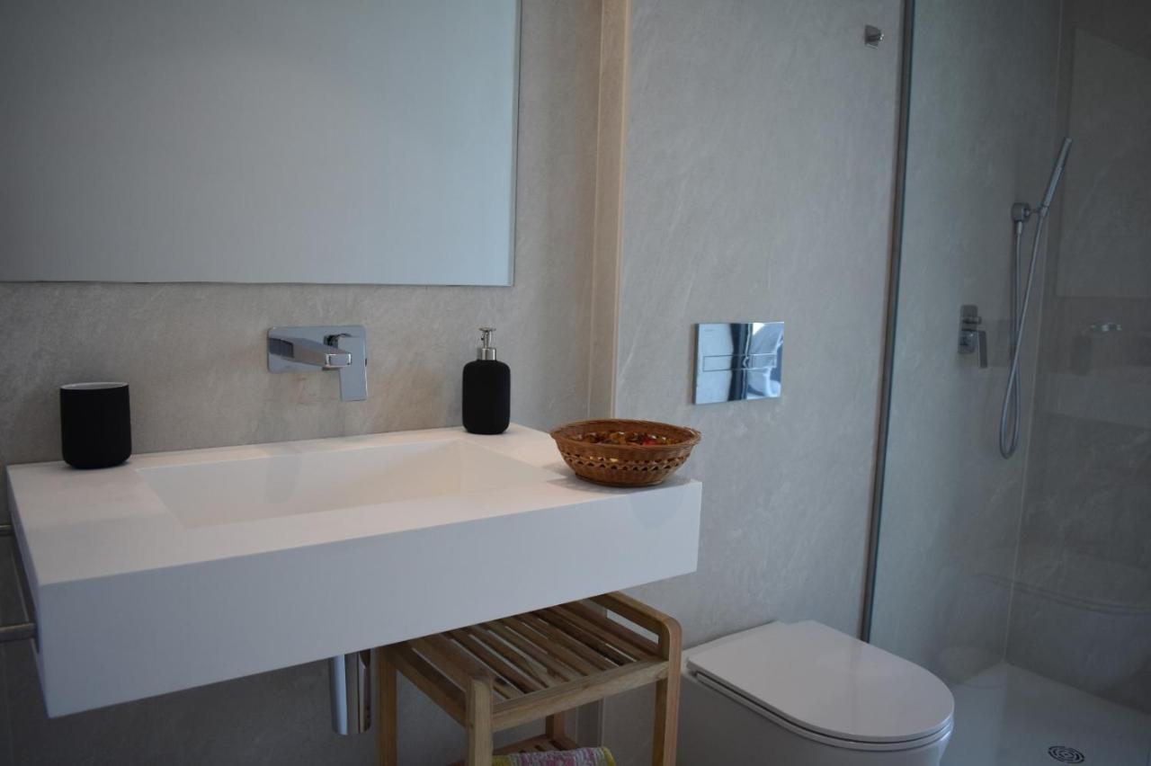 Luxury Complex Beachfront Apartment, Infinity Pool, Sauna, Gym And Large Terrace Torremolinos Exterior photo