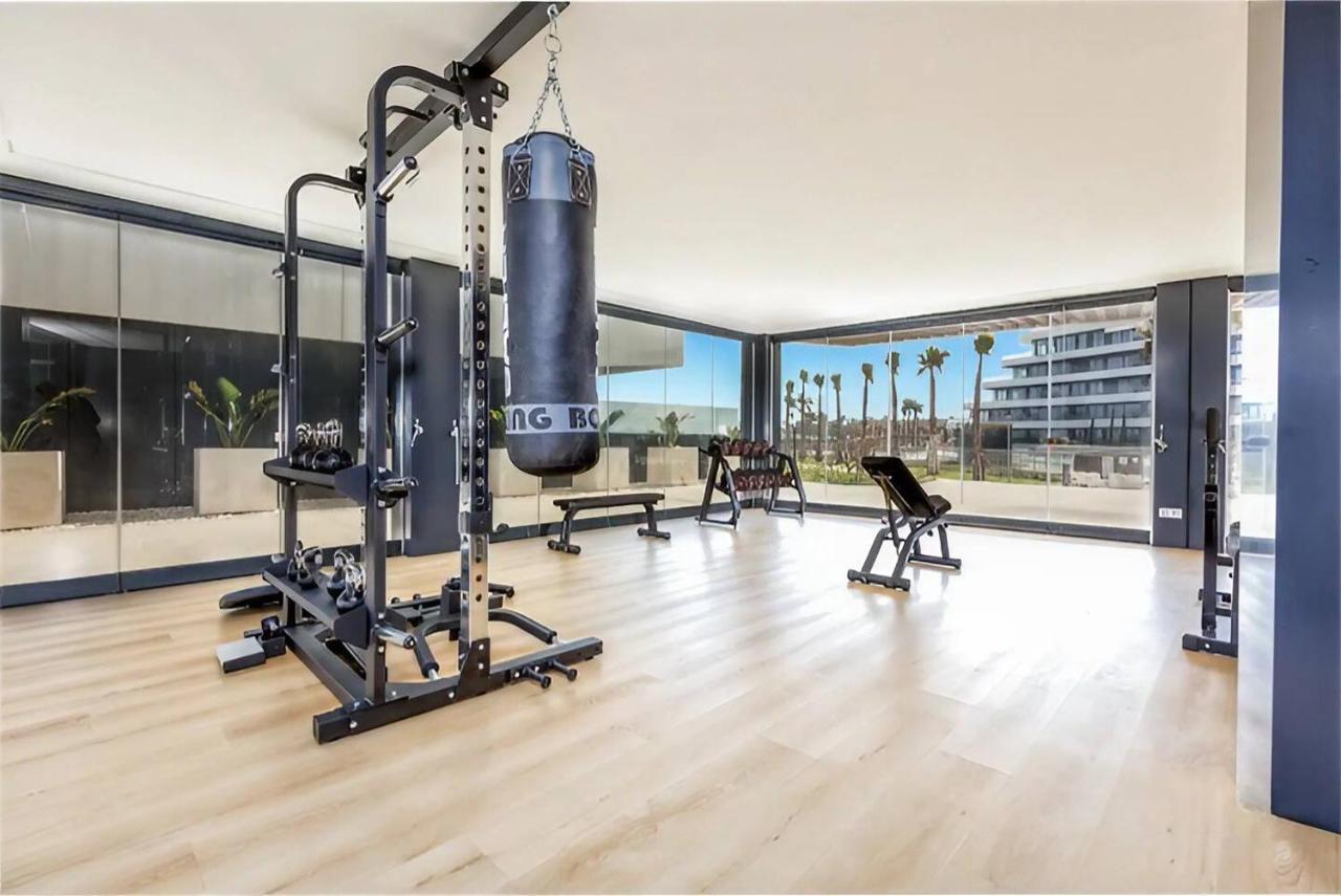Luxury Complex Beachfront Apartment, Infinity Pool, Sauna, Gym And Large Terrace Torremolinos Exterior photo