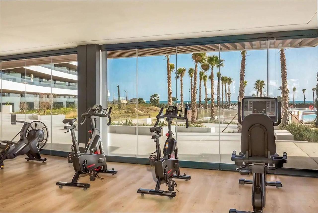 Luxury Complex Beachfront Apartment, Infinity Pool, Sauna, Gym And Large Terrace Torremolinos Exterior photo